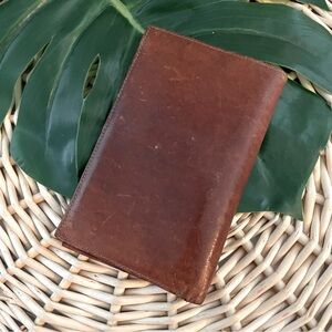 Tumi Men’s Vintage Distressed brown leather Passport Credit Card wallet